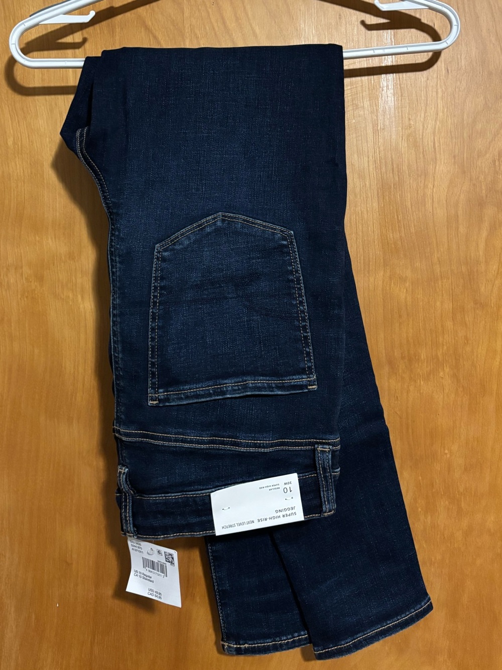 AMERICAN EAGLE JEANS
SIZE 10
NEW WITH TAGS